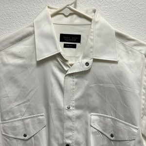Zara Man white dress shirt with buttons that cloak in size S.